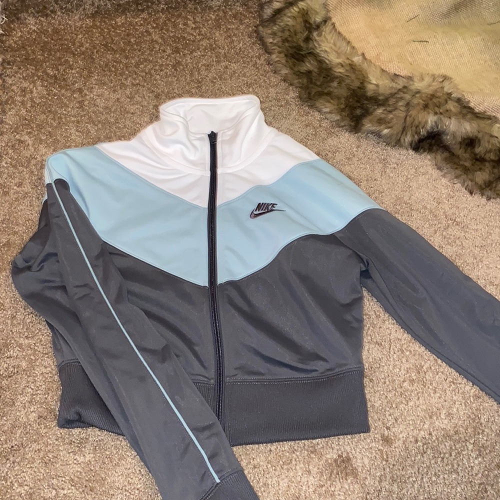 Cropped Nike jacket